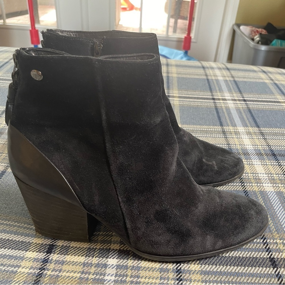 Paul Green Jada Black Suede Water Resistant Stacked Heel Bootie Women 9